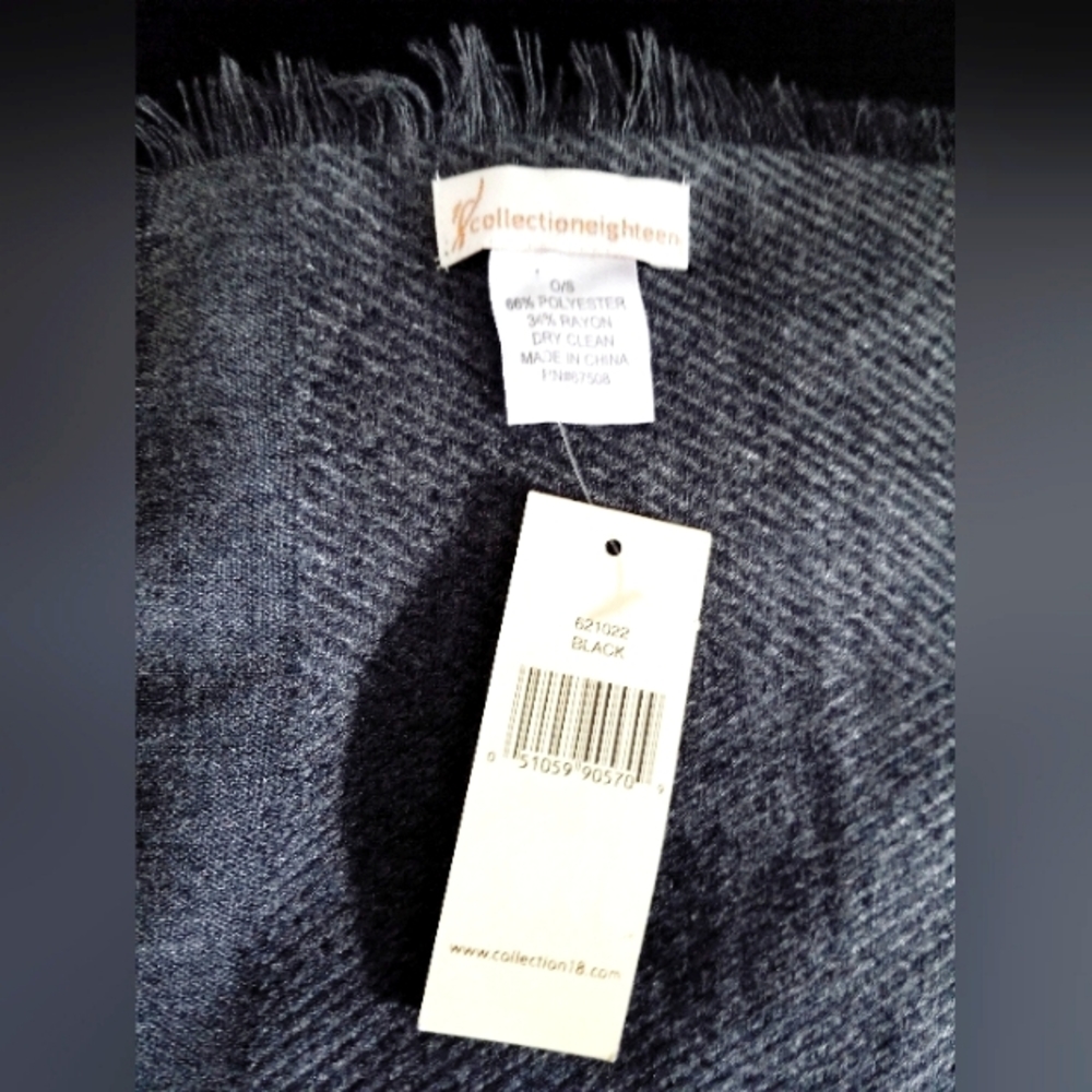 Collection 18 Oversized Textured Gray Wrap - Picture 4 of 5